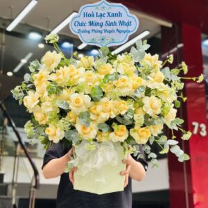 Giỏ hoa tông vàng 1